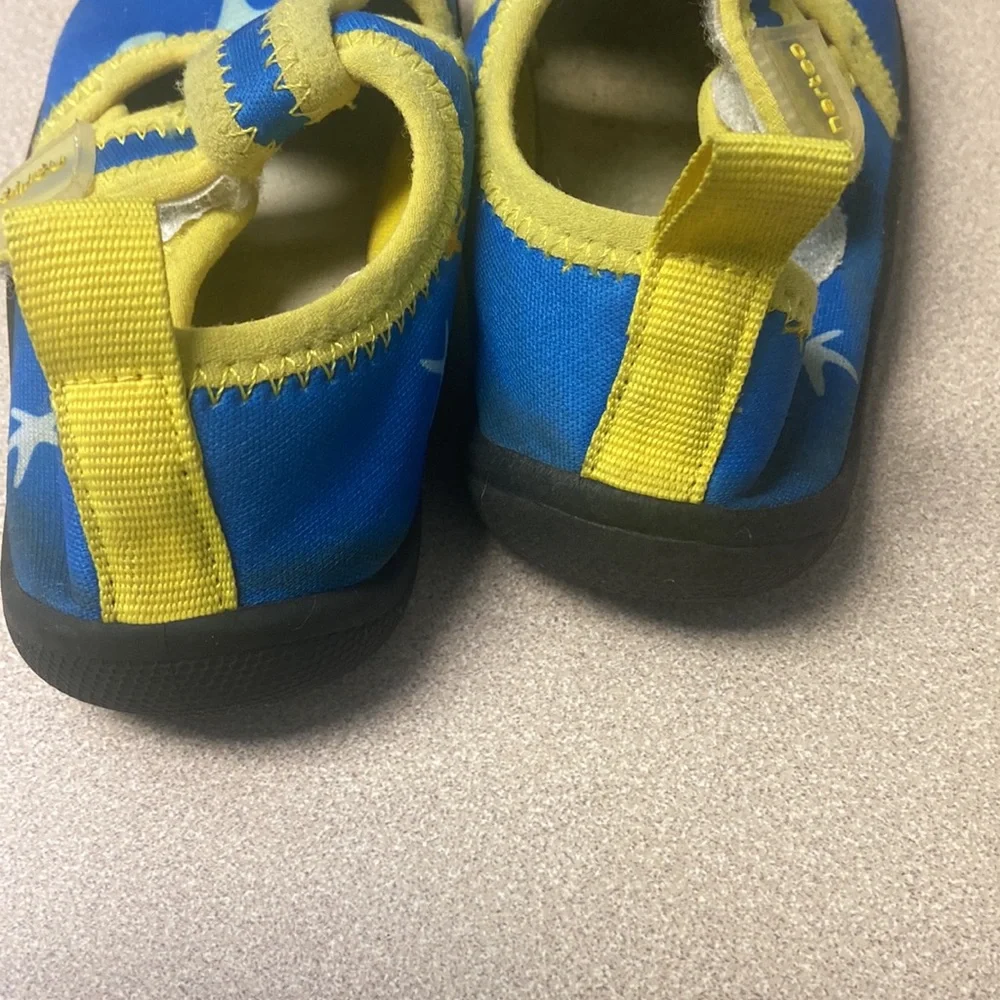 Nerteo little boy water shoes
